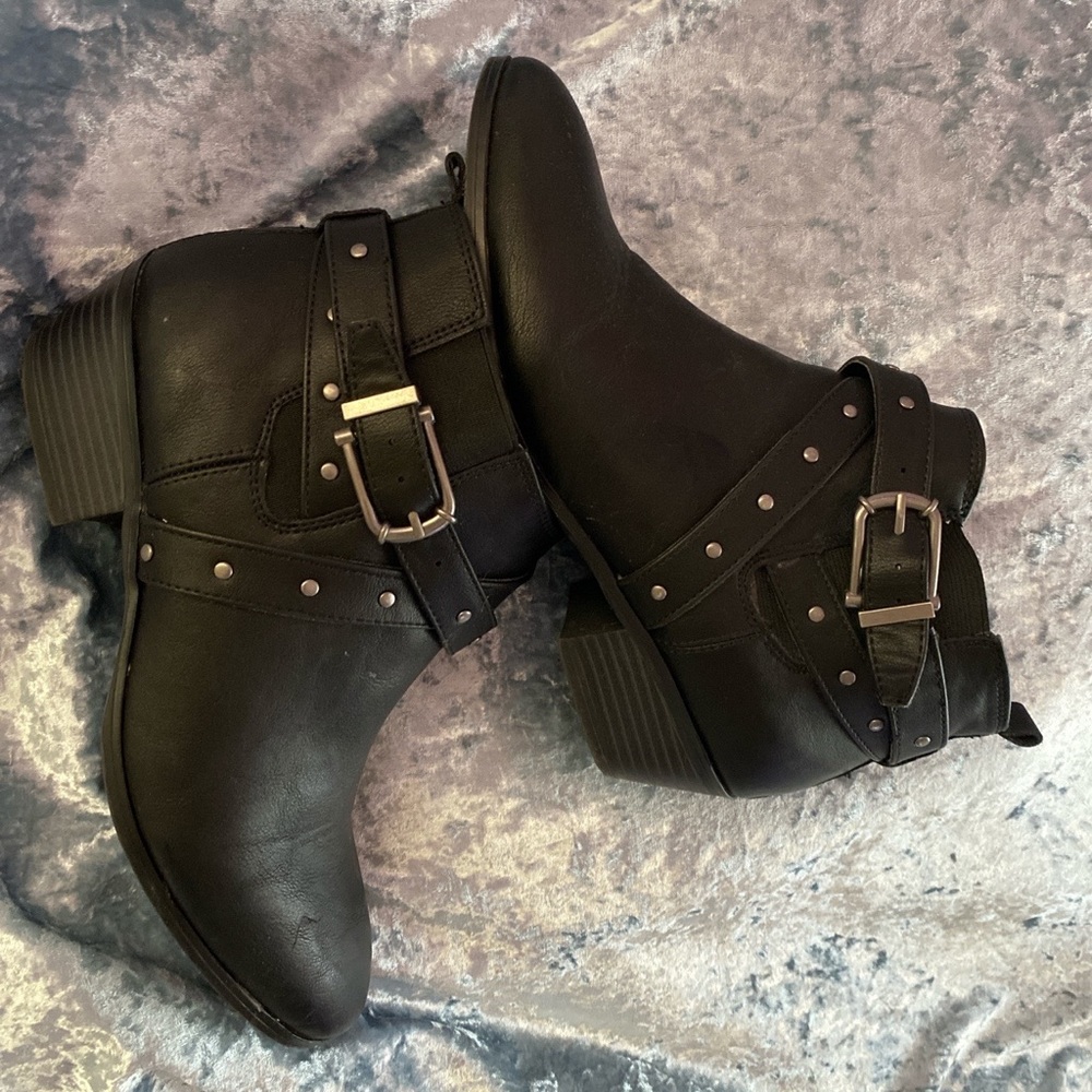 Style and co Black ankle boots size 7.5